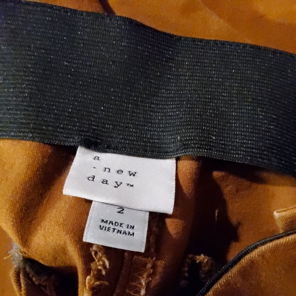 A New Day burnt Orange Cropped Pants Size 2 - Picture 4 of 7